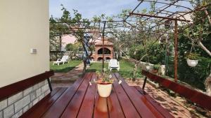 Apartments with parking space Novigrad - 7108