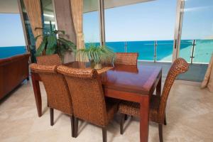 End Unit Penthouse at Esmeralda Private Jacuzzi