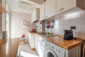 Panoramic balcony in the heart of Lavagna