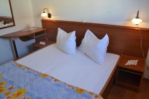 Apartments by the sea Turanj, Biograd - 25849