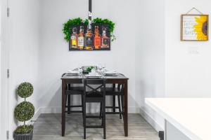 Spacious 3 bedroom influencer house in Houston
