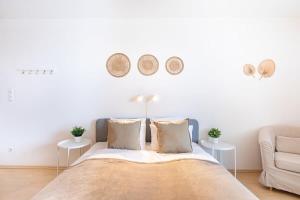 Balcony - Comfy Home - Easy Parking