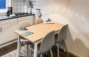 Stunning Home In Egmond Aan Zee