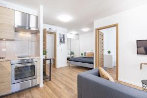NEW - Central Comfy Home with Balcony