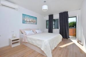Holiday house with a parking space Hvar - 25860