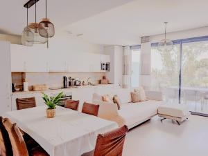Torremar Luxe: upscale 2bed apartment by the beach