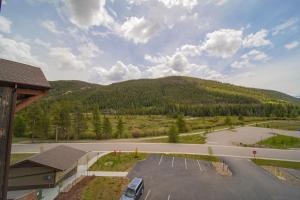 Clearwater Lofts Bldg 2 306 by SummitCove Lodging in Colorado
