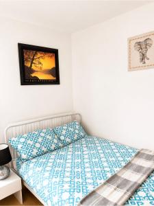 Premium Room in Wolverhampton City perfect for contractors football fans