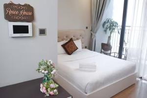 Luxury Skyline Studio Apartment Near Korean Embassy at Vinhomes Green Bay Hanoi