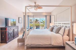 Apt with 2br-beachfront private pool in Sotogrande