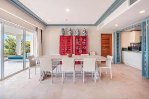 Apt with 2br-beachfront private pool in Sotogrande
