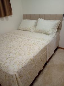 Apartamento Novo e Impecável - 2 quartos com Ar - Para até 6 pessoas - Elevador e 2 Garagens - Zona Sul - Próx Parque UNA e Uberlândia Shopping