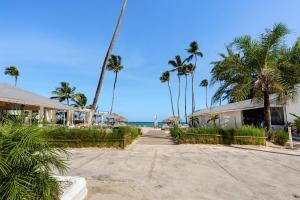 The Caribbean dream, direct to the sand and the sea