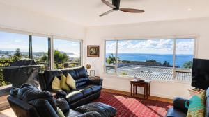 Caves Cottage - gorgeous 180 degree ocean views