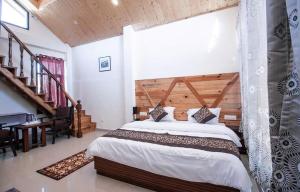 Flamingos nest hotel