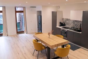 Charming Annecy Old Town Apartment, steps away from the Lake