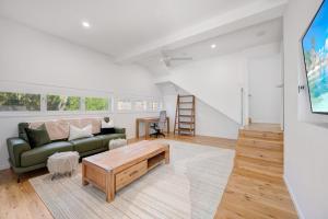 19 Orvieto Tce Kings Beach