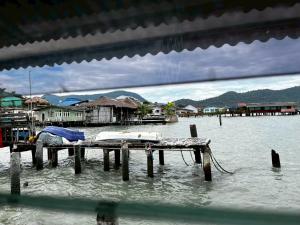 Minimal Cozy Seaside BangSaray เรือนทะเลบางเสร่