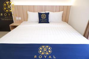Royal Suites Studio 12ZY - Citra Plaza Nagoya Apartment