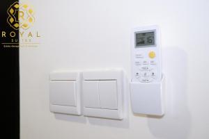 Royal Suites Studio 12ZY - Citra Plaza Nagoya Apartment