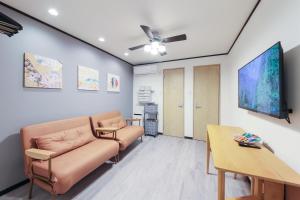 Retro Osaka House