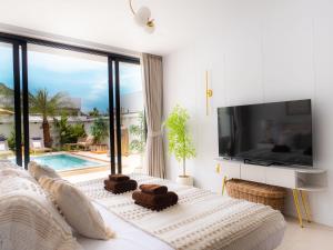 Brand New 3Br Coconut Pool Villa 10 mins to Beach