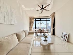 Beacon Executive Suites #Modern Chic #SkyPool #Georgetown #5pax #2BR 2bath #2Queen 1Single #Quality well maintained #Private host