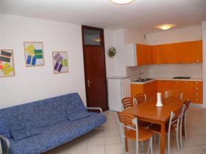 Welcoming apartment for seven guests in Bibione
