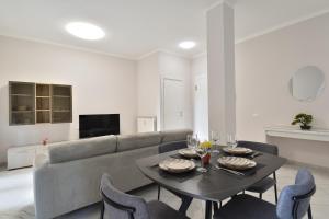 GuestHost - Sampierdarena Bright Apartment