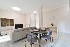 GuestHost - Sampierdarena Bright Apartment