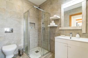 Casa Ribeiro - Algarve Stay with Pool near Airport
