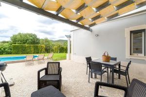 Casa Ribeiro - Algarve Stay with Pool near Airport
