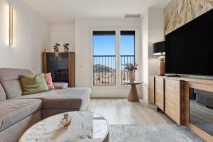 Urban Sky Malaga - Modern Two Bedroom Apartment with Cathedral View