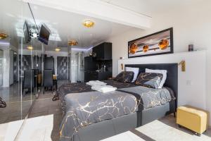 glamour golden suite