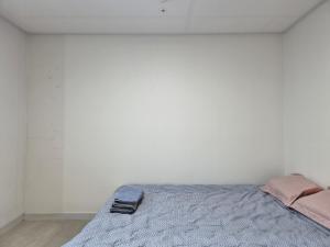 SG two single room near Sadang Station
