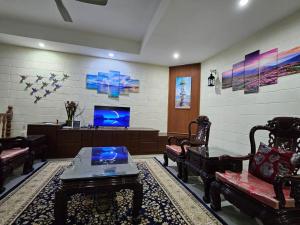 Villa Sapphire by Blue Robin - Private Taiping Villa 20pax River & Waterfall