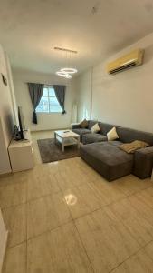 Modern apartment al hail south