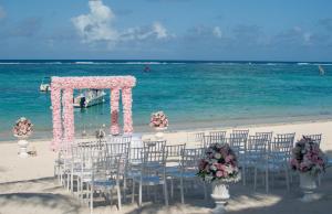 Crystals Beach Resort Belle Mare, a member of Radisson Individuals