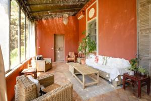 Charming Provencal house with pool