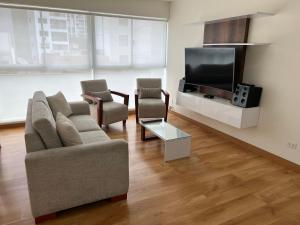 Aparts 4 Days Miraflores 1 or 2 Bedrooms Executive Apartment