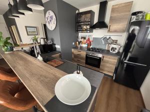 Appartement moderne, calme, 2 chambres & parking