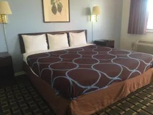 萨利纳乡村宾馆 - 章克申城