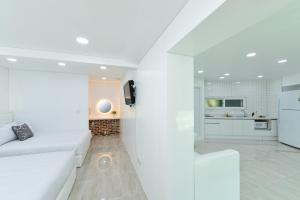 Sellin Onsu Swimming Pool Pension
