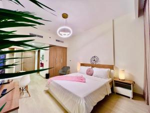 Mahenti - Contemporary Studio Living in Meydan