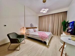 Mahenti - Contemporary Studio Living in Meydan