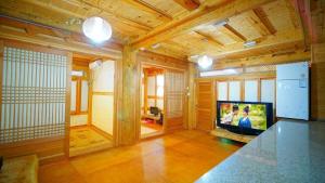 Jeonju Keumwondang Hanok Pension