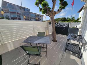 Joli studio de plain pied pour 2 ou 3 personnes 100m de la mer Portiragnes plage LXTRAM32