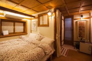 Jeonju Omokheon Hanok Stay