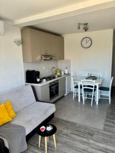 Rural Apartment Ante