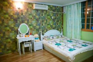 Buan Floor Pension